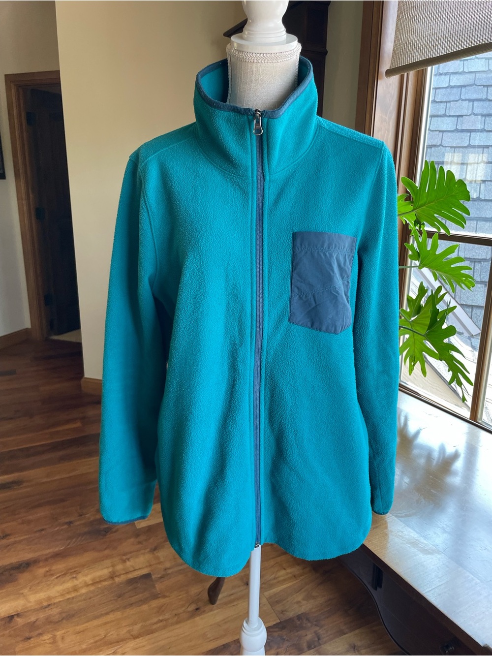 L.L. Bean Teal Full-Zip Light Weight Fleece Jacket with Navy Chest Pocket size L
